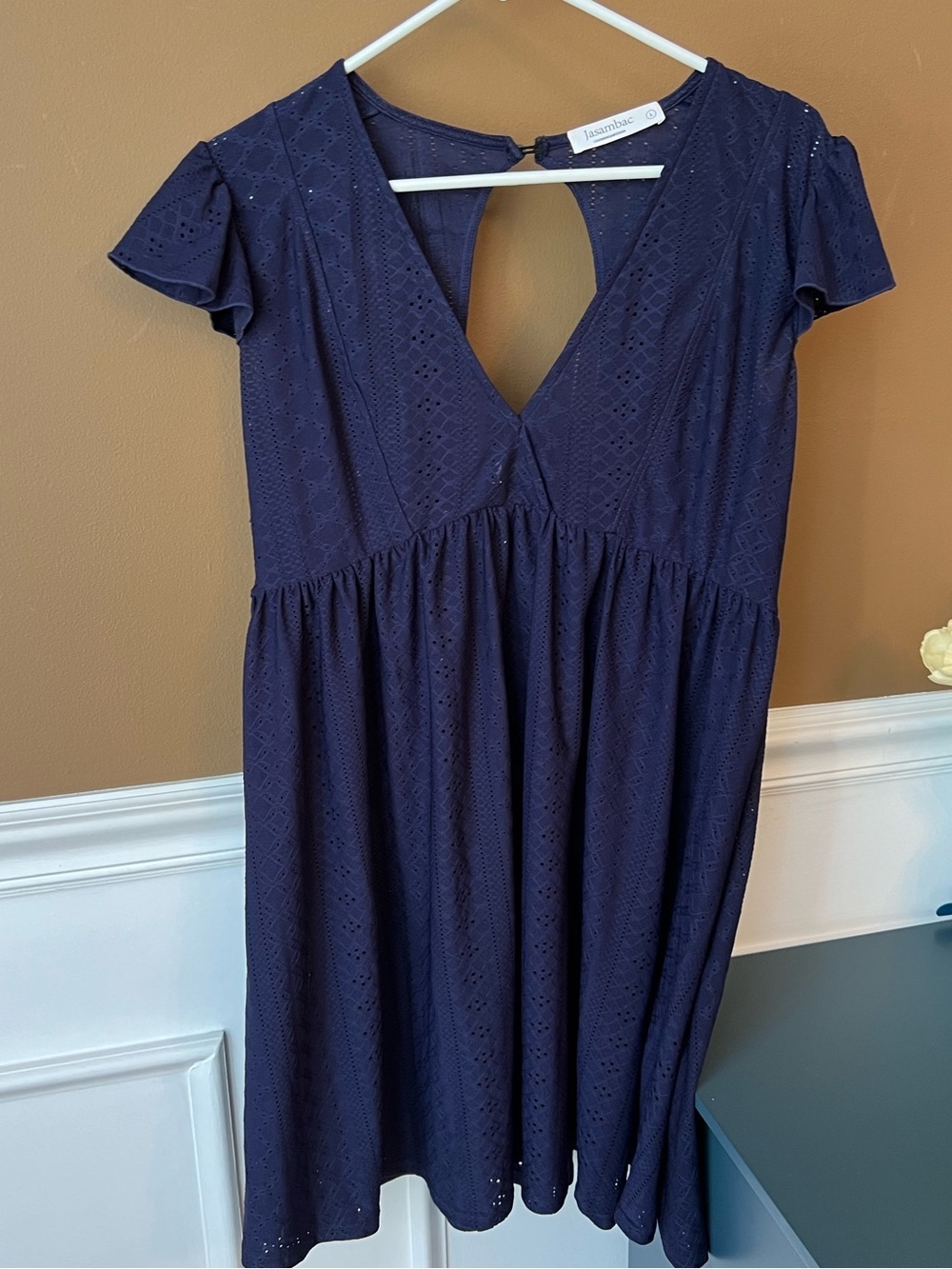 Women’s Navy Eyelet V-Neck Mini Dress Size L Modern Charming Flowy Summer Casual